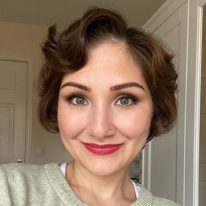 Meet your Posher, Stacy